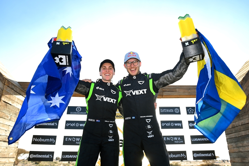 MARCH 11: Molly Taylor (AUS), Veloce Racing, and Kevin Hansen (SWE), Veloce Racing, 1st position, with their trophies and flags during the Desert X-Prix on March 11, 2023. (Photo by Sam Bagnall / LAT Images)