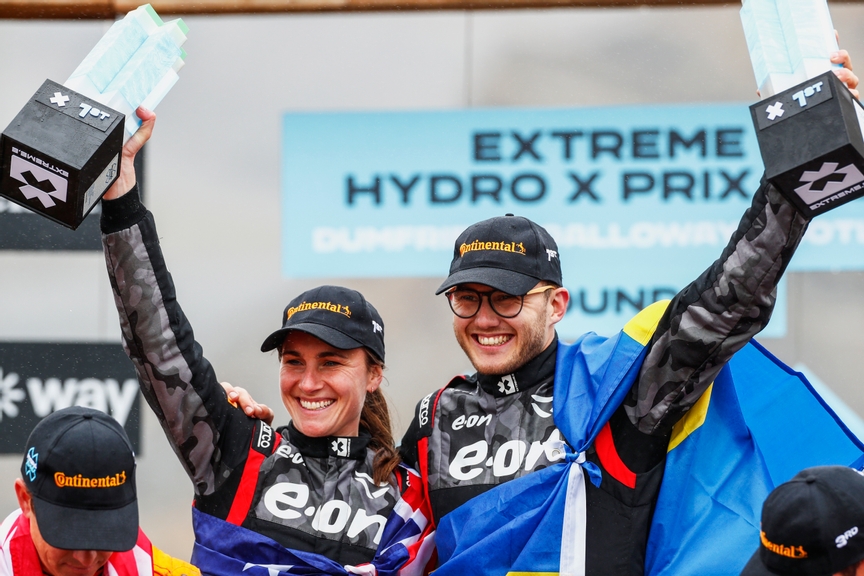 MAY 14: Molly Taylor (AUS), Veloce Racing, and Kevin Hansen (SWE), Veloce Racing, 1st position, wit their trophies during the Scotland X-Prix on May 14, 2023. (Photo by Alastair Staley / LAT Images)