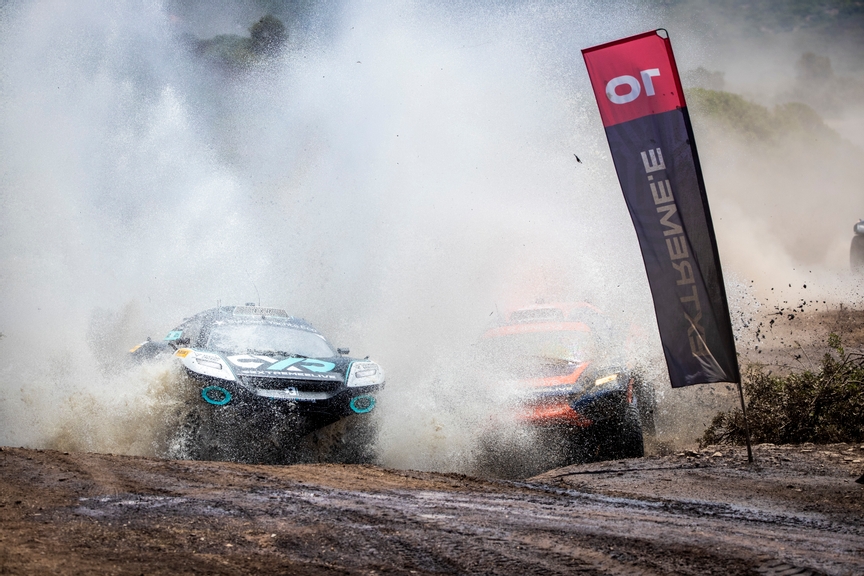 JULY 07: Mikaela Ahlin-Kottulinsky (SWE) / Johan Kristoffersson (SWE), Rosberg X Racing Catie Munnings (GBR) / Timmy Hansen (SWE), Genesys Andretti United Extreme E during the Sardinia on July 07, 2022. (Photo by Sam Bloxham / LAT Images)