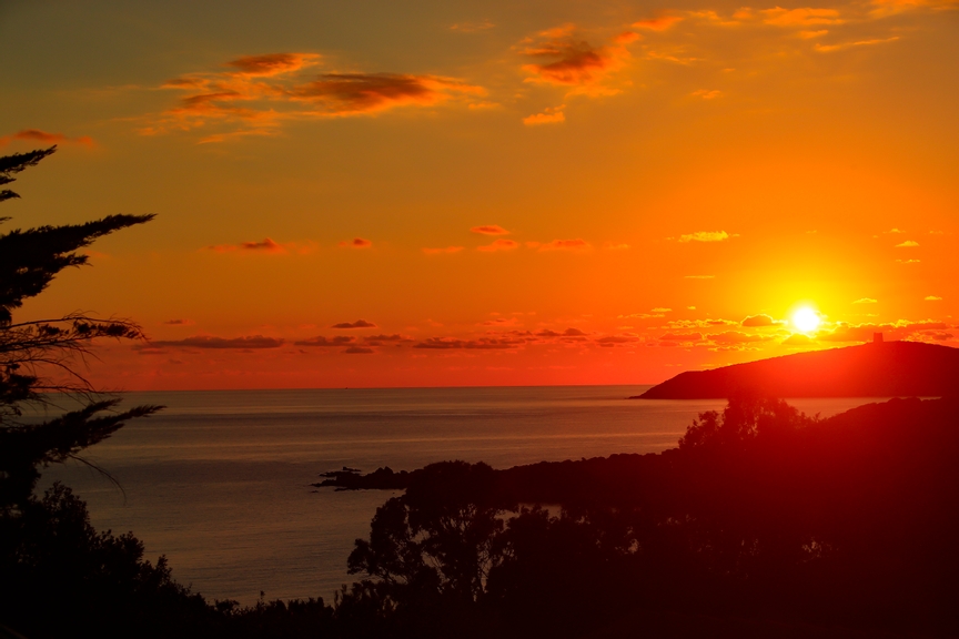 CAPO TEULADA, SARDINIA, ITALY - OCTOBER 19: Sunset in Sardinia during the Island X Prix on October 19, 2021 in Capo Teulada, Sardinia, Italy. (Photo by Colin McMaster / LAT Images)