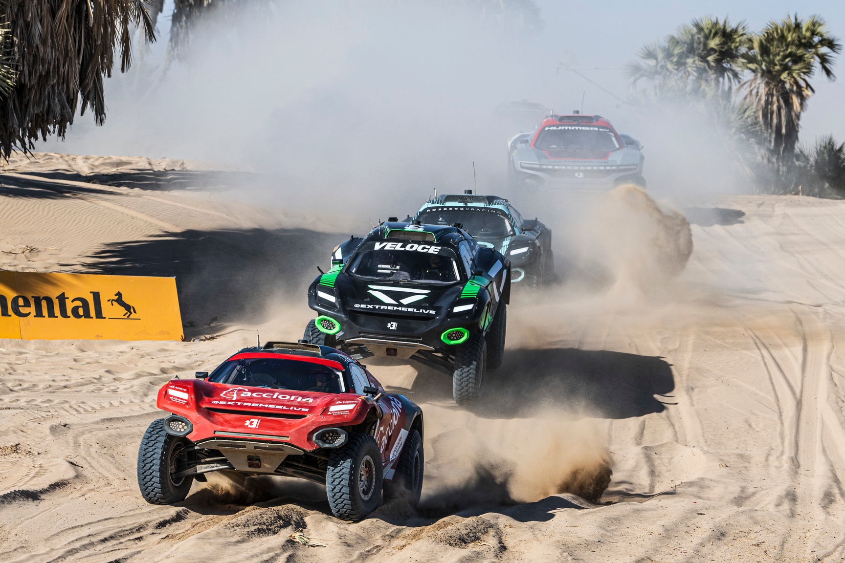 MARCH 12: Laia Sanz (ESP) / Mattias Ekstrom (SWE), Acciona | Sainz XE Team, leads Molly Taylor (AUS) / Kevin Hansen (SWE), Veloce Racing during the Desert X-Prix on March 12, 2023. (Photo by Charly Lopez / LAT Images)
