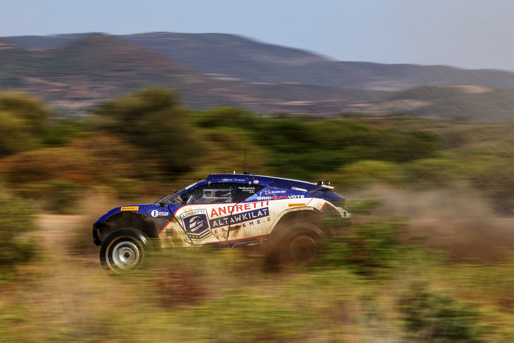 CAPO TEULADA, SARDINIA, ITALY - SEPTEMBER 15: Catie Munnings (GBR) / Timmy Hansen (SWE), Andretti Altawkilat Extreme E during the Island X-Prix II on September 15, 2023 in Capo Teulada, Sardinia, Italy. (Photo by Colin McMaster / LAT Images)