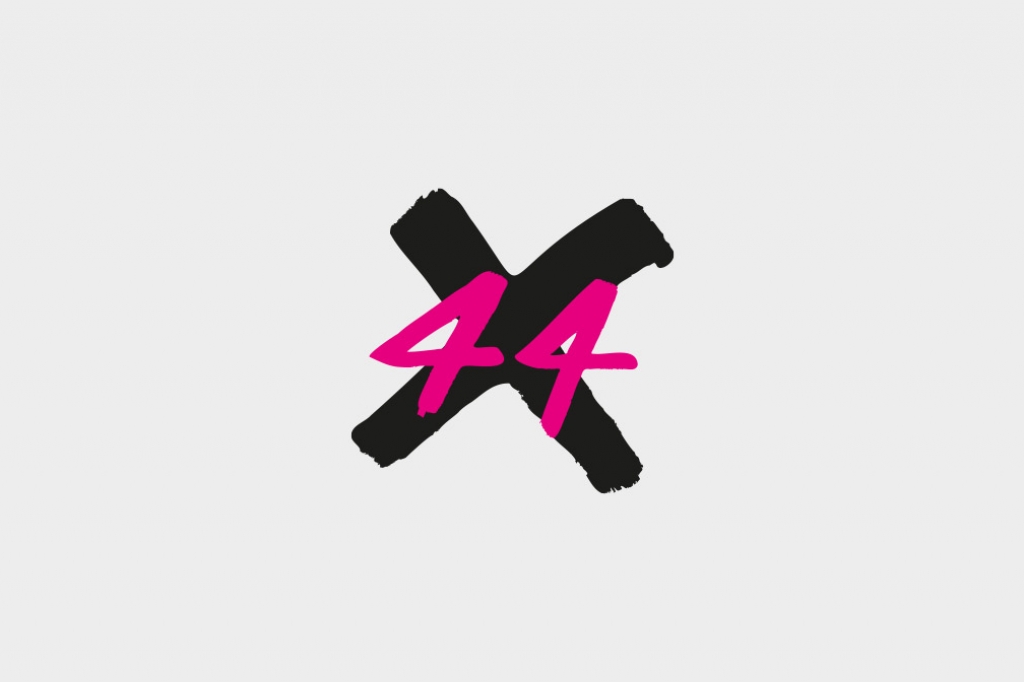 x44 lewis hamilton