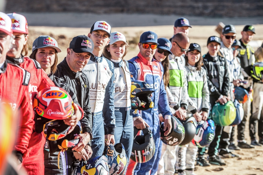 (L-R) Cristina Gutierrez (ESP), X44, Sebastien Loeb (FRA), X44, Timmy Hansen (SWE), Andretti United Extreme E, Catie Munnings (GBR), Andretti United Extreme E, Kyle Leduc (USA), Segi TV Chip Ganassi Racing, Sara Price (USA), Segi TV Chip Ganassi Racing, Stephane Sarrazin (FRA), Veloce Racing, Jamie Chadwick (GBR), Veloce Racing, Johan Kristoffersson (SWE), Rosberg X Racing, Molly Taylor (AUS), Rosberg X Racing, Mattias Ekstrom (SWE), ABT CUPRA XE, Claudia Hurtgen (GER), ABT CUPRA XE, and Jenson Button (GBR), JBXE Extreme-E Team