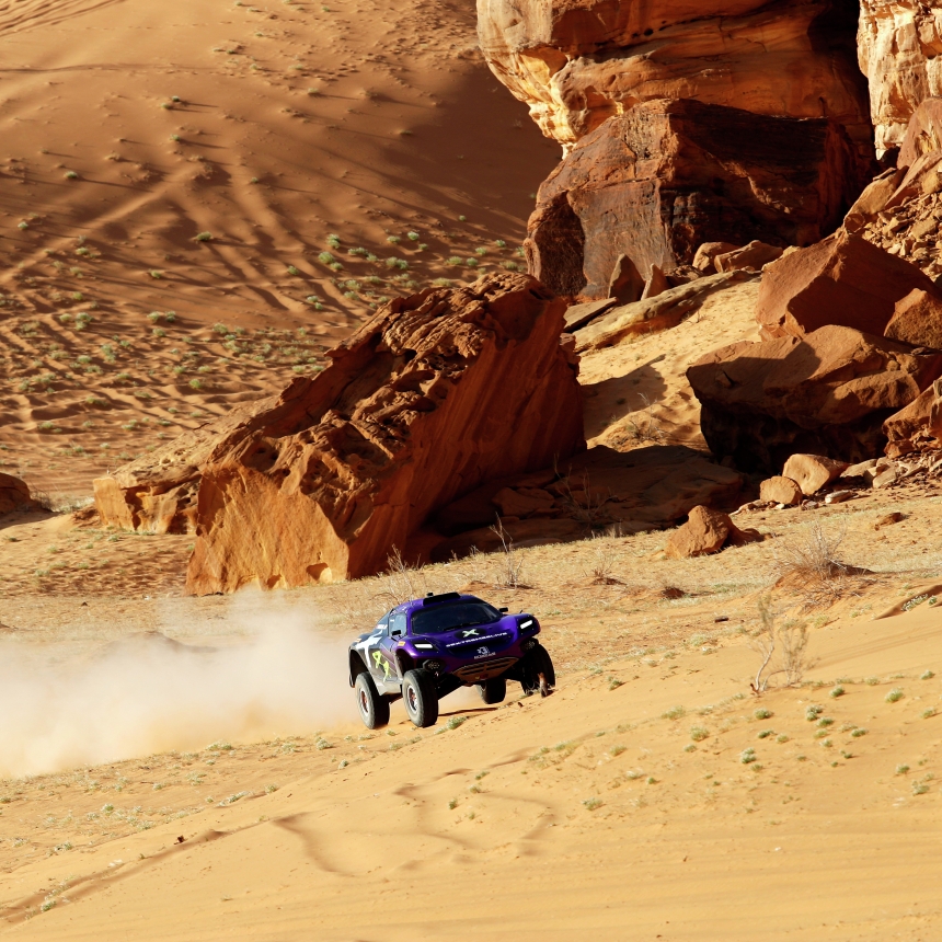 ALULA, SAUDI ARABIA - APRIL 03: Cristina Gutierrez (ESP)/Sebastien Loeb (FRA), X44 during the Desert X-Prix at AlUla on April 03, 2021 in AlUla, Saudi Arabia. (Photo by Zak Mauger / LAT Images)