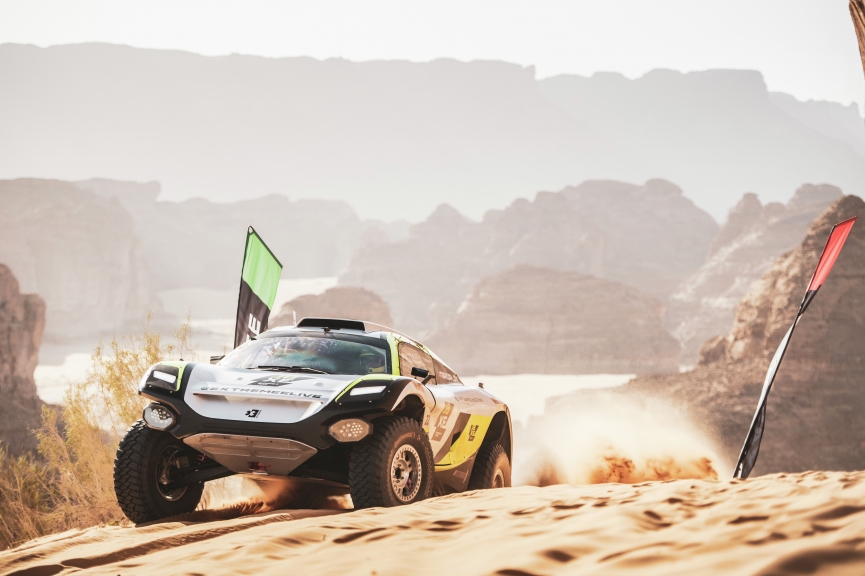 ALULA, SAUDI ARABIA - APRIL 03: Mikaela Ahlin-Kottulinsky (SWE)/Jenson Button (GBR), JBXE Extreme-E Team during the Desert X-Prix at AlUla on April 03, 2021 in AlUla, Saudi Arabia. (Photo by Charly Lopez / LAT Images)