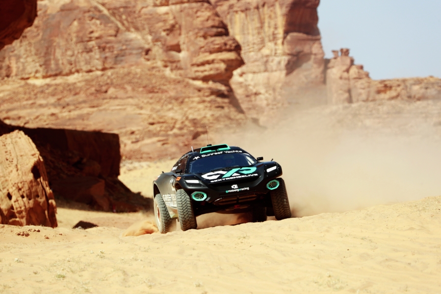 ALULA, SAUDI ARABIA - APRIL 03: Molly Taylor (AUS)/Johan Kristoffersson (SWE), Rosberg X Racing during the Desert X-Prix at AlUla on April 03, 2021 in AlUla, Saudi Arabia. (Photo by Steven Tee / LAT Images)