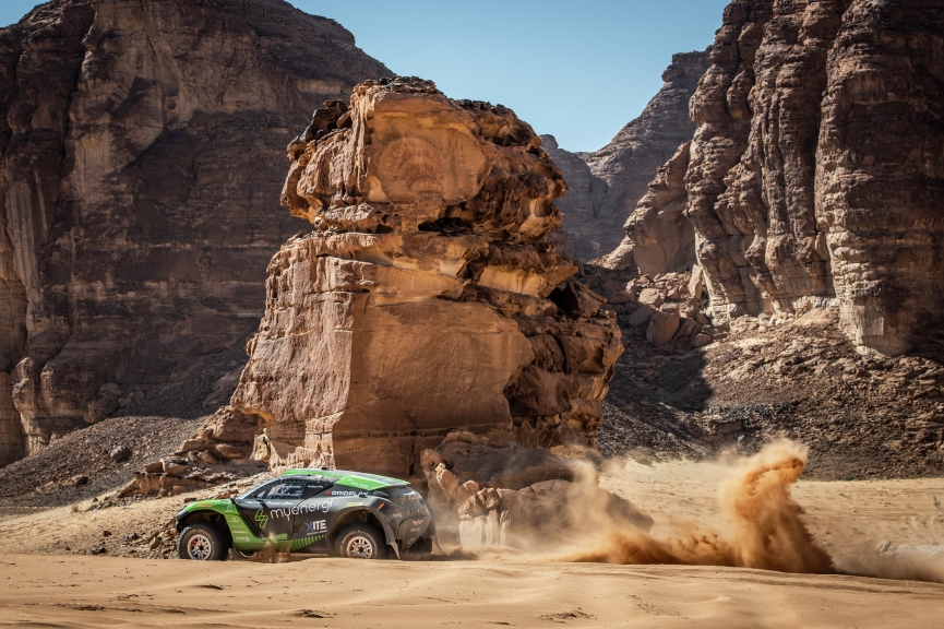 ALULA, SAUDI ARABIA - APRIL 03: Christine 'GZ' Giampaoli Zonca (ESP)/Oliver Bennett (GBR), Hispano Suiza Xite Energy Team during the Desert X-Prix at AlUla on April 03, 2021 in AlUla, Saudi Arabia. (Photo by Charly Lopez / LAT Images)