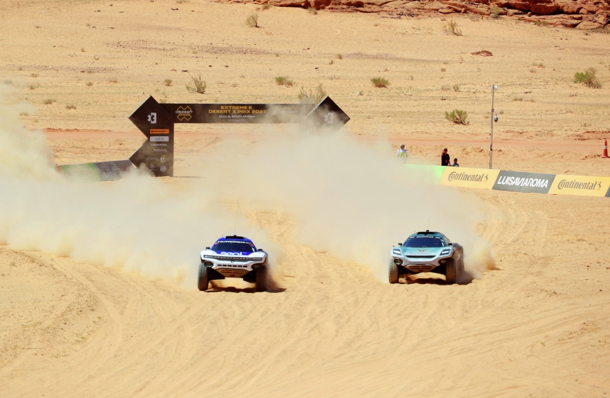 ALULA, SAUDI ARABIA - APRIL 04: Sara Price (USA)/Kyle Leduc (USA), Segi TV Chip Ganassi Racing and Claudia Hurtgen (GER)/Mattias Ekstrom (SWE), ABT CUPRA XE during the Desert X-Prix at AlUla on April 04, 2021 in AlUla, Saudi Arabia. (Photo by Steven Tee / LAT Images)