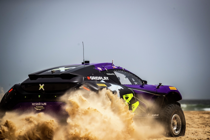 LAC ROSE, SENEGAL - MAY 29: Cristina Gutierrez (ESP)/Sebastien Loeb (FRA), X44 during the Ocean X-Prix at Lac Rose on May 29, 2021 in Lac Rose, Senegal. (Photo by Sam Bloxham / LAT Images)