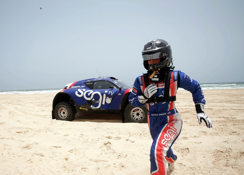 LAC ROSE, SENEGAL - MAY 30: Sara Price (USA), Segi TV Chip Ganassi Racing during the Ocean X-Prix at Lac Rose on May 30, 2021 in Lac Rose, Senegal. (Photo by Andrew Ferraro / LAT Images)