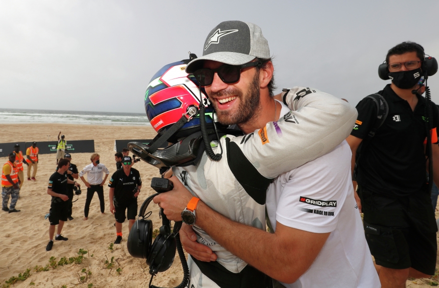 LAC ROSE, SENEGAL - MAY 30: Jamie Chadwick (GBR), Veloce Racing and Formula E driver and Veloce Racing co-founder Jean-Eric Vergne during the Ocean X-Prix at Lac Rose on May 30, 2021 in Lac Rose, Senegal. (Photo by Sam Bloxham / LAT Images)