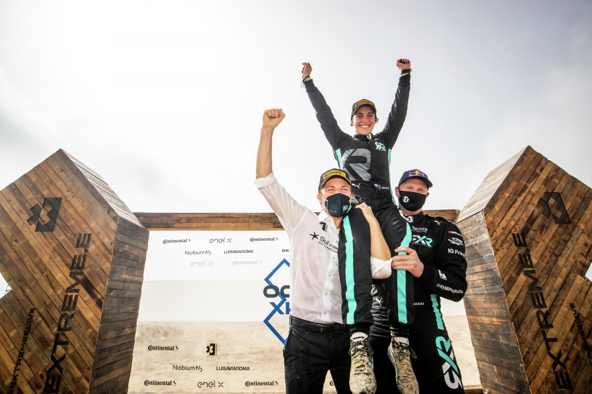LAC ROSE, SENEGAL - MAY 30: Nico Rosberg, founder and CEO, Rosberg X Racing with Molly Taylor (AUS)/Johan Kristoffersson (SWE) during the Ocean X-Prix at Lac Rose on May 30, 2021 in Lac Rose, Senegal. (Photo by Sam Bloxham / LAT Images)