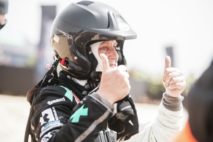 LAC ROSE, SENEGAL - MAY 29: Jutta Kleinschmidt (GER), ABT CUPRA XE during the Ocean X-Prix at Lac Rose on May 29, 2021 in Lac Rose, Senegal. (Photo by Charly Lopez / LAT Images)