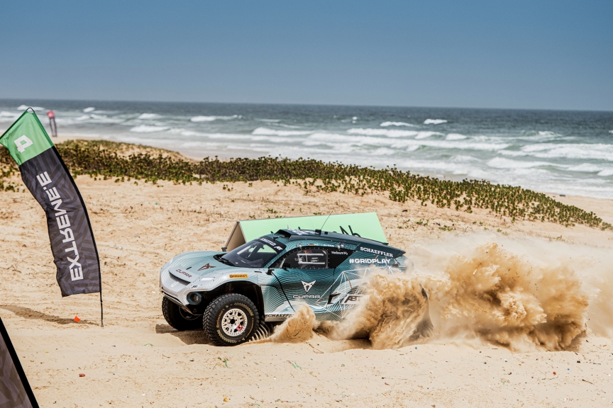 LAC ROSE, SENEGAL - MAY 29: Jutta Kleinschmidt (GER)/Mattias Ekstrom (SWE), ABT CUPRA XE during the Ocean X-Prix at Lac Rose on May 29, 2021 in Lac Rose, Senegal. (Photo by Charly Lopez / LAT Images)