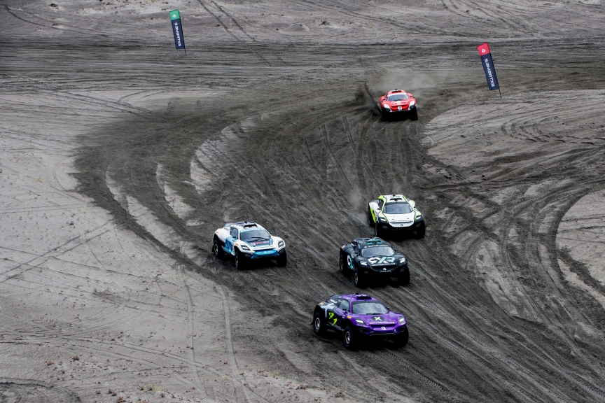 KANGERLUSSUAQ, GREENLAND - AUGUST 29: Arctic Xprix final
Cristina Gutierrez (ESP)/Sebastien Loeb (FRA), X44 Molly Taylor (AUS)/Johan Kristoffersson (SWE), Rosberg X Racing Catie Munnings (GBR)/Timmy Hansen (SWE), Andretti United Extreme E Mikaela Ahlin-Kottulinsky (SWE)/Kevin Hansen (SWE), JBXE Extreme-E Team  Laia Sanz/Carlos Sainz (ESP), Acciona | Sainz XE Team during the Arctic X-Prix at Kangerlussuaq on August 29, 2021 in Kangerlussuaq, Greenland. (Photo by Zak Mauger / LAT Images)