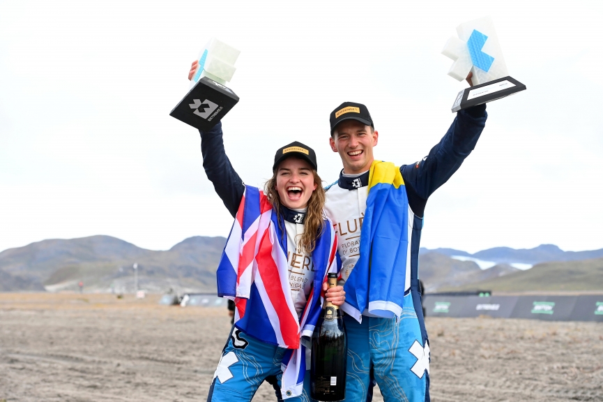 KANGERLUSSUAQ, GREENLAND - AUGUST 29: Catie Munnings (GBR)/Timmy Hansen (SWE), Andretti United Extreme E, 1st position, with their trophies during the Arctic X-Prix at Kangerlussuaq on August 29, 2021 in Kangerlussuaq, Greenland. (Photo by Sam Bagnall / LAT Images)