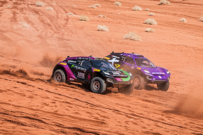 FEBRUARY 20: Tamara Molinaro (ITA) / Oliver Bennett (GBR), Xite Energy Racing Cristina Gutierrez (ESP) / Sebastien Loeb (FRA), Team X44 during the Saudi Arabia on February 20, 2022. (Photo by Charly Lopez / LAT Images)