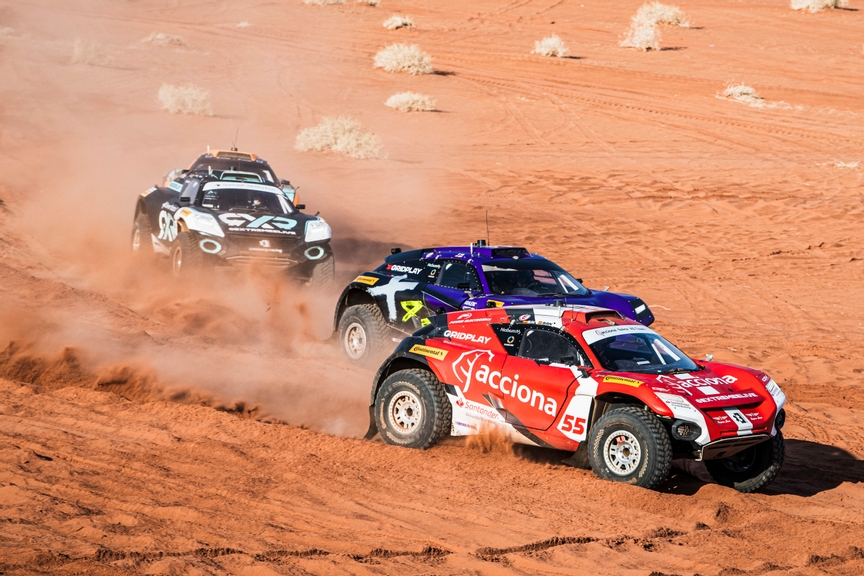 FEBRUARY 20: Laia Sanz (ESP) / Carlos Sainz (ESP), Acciona | Sainz XE Team Cristina Gutierrez (ESP) / Sebastien Loeb (FRA), Team X44 Mikaela Ahlin-Kottulinsky (SWE) / Johan Kristoffersson (SWE), Rosberg X Racing Emma Gilmour (NZL) / Tanner Foust (USA), McLaren Extreme E Sara Price (USA) / Kyle Leduc (USA), Chip Ganassi Racing  press conference during the Saudi Arabia on February 20, 2022. (Photo by Charly Lopez / LAT Images)