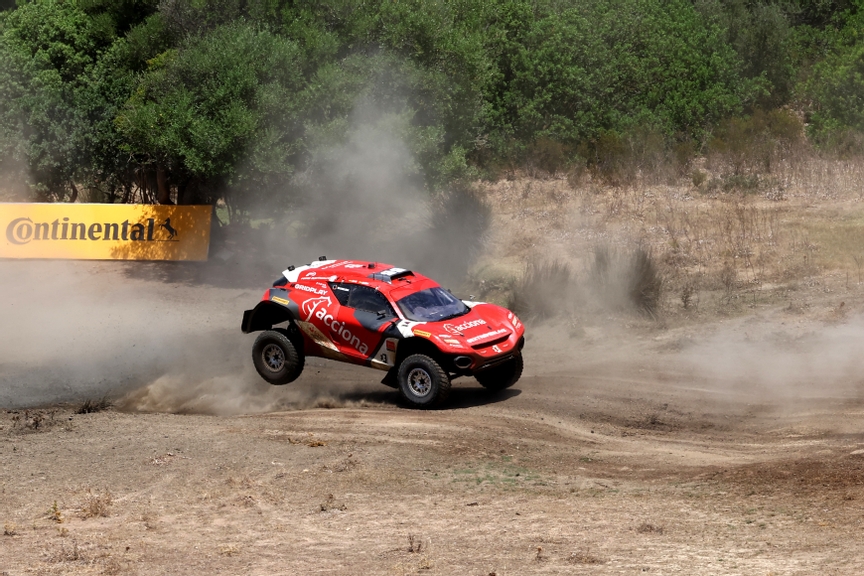 JULY 07: Laia Sanz (ESP) / Carlos Sainz (ESP), Acciona | Sainz XE Team during the Sardinia on July 07, 2022. (Photo by Colin McMaster / LAT Images)