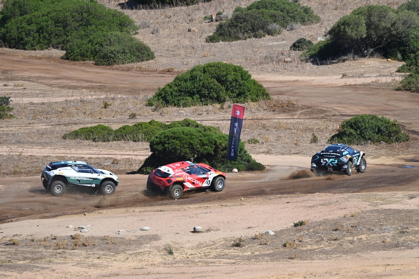 CAPO TEULADA, SARDINIA, ITALY - JULY 10: Mikaela Ahlin-Kottulinsky (SWE) / Johan Kristoffersson (SWE), Rosberg X Racing Laia Sanz (ESP) / Carlos Sainz (ESP), Acciona | Sainz XE Team Sara Price (USA) / Kyle Leduc (USA), Chip Ganassi Racing during the Sardinia II on July 10, 2022 in Capo Teulada, Sardinia, Italy. (Photo by Sam Bagnall / LAT Images)