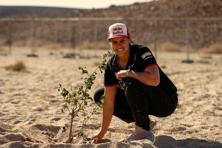 FEBRUARY 15: Laia Sanz (ESP), Acciona | Sainz XE Team during the Saudi Arabia on February 15, 2022. (Photo by Carl Bingham / LAT Images)