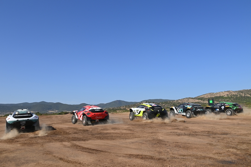 JULY 07: race start during the Sardinia on July 07, 2022. (Photo by Sam Bagnall / LAT Images)