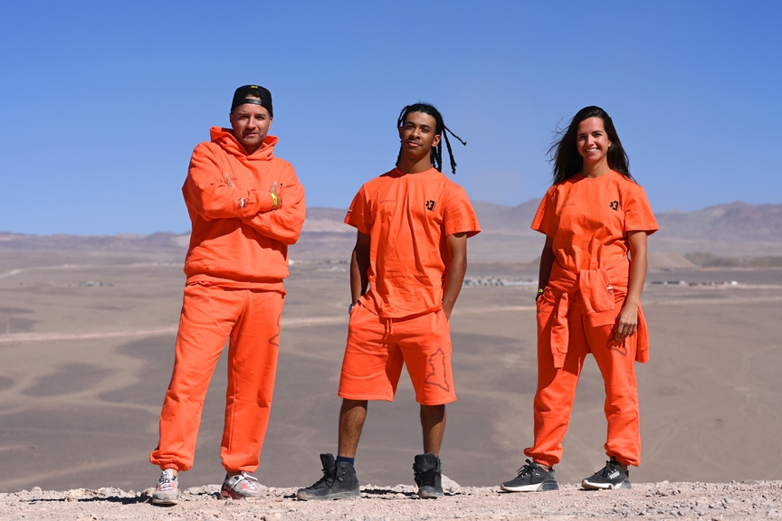 SEPTEMBER 23: Fashion Shoot with founding fashion partner Luisaviaroma
Timo Scheider (DEU), Xite Energy Racing & Cristina Gutierrez (ESP), Team X44 with Team X44 member during the Antofagasta on September 23, 2022. (Photo by Sam Bagnall / LAT Images)
