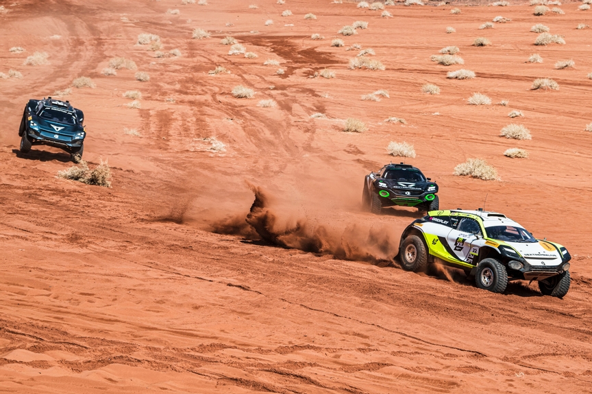 FEBRUARY 20: Molly Taylor (AUS) / Kevin Hansen (SWE), JBXE Hedda Hosas (NOR) / Lance Woolridge (ZAF), Veloce Racing Jutta Kleinschmidt (GER) / Nasser Al-Attiyah (QAT), Abt Cupra XE during the Saudi Arabia on February 20, 2022. (Photo by Charly Lopez / LAT Images)
